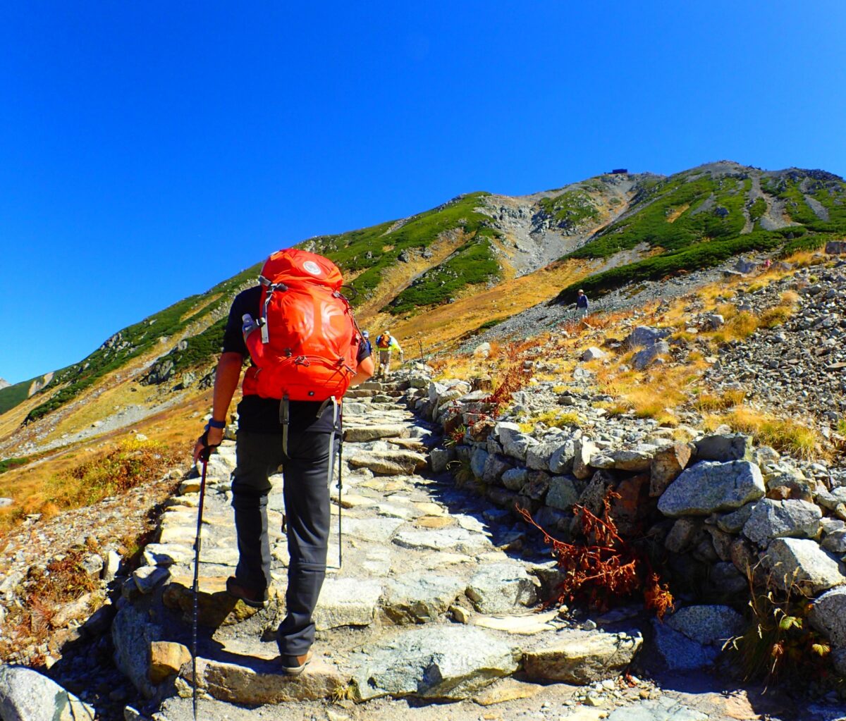 趣味で行う登山のイメージ