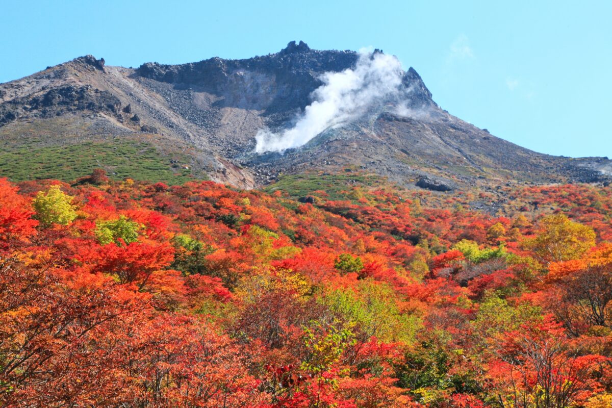 栃木県の那須岳（茶臼岳）の紅葉